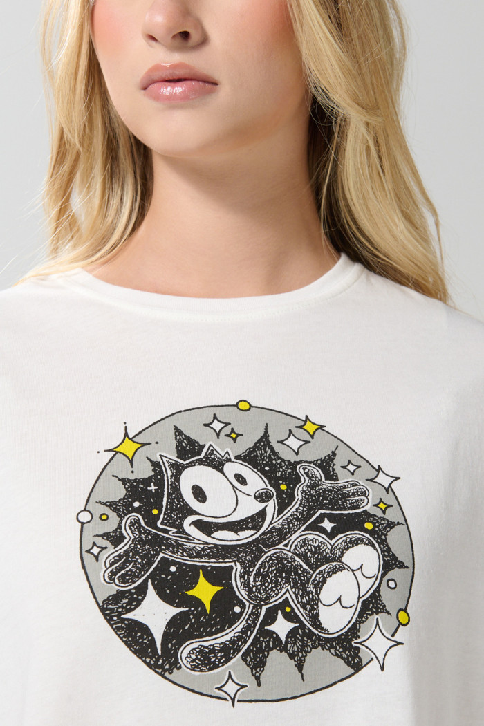 Camiseta crop top crema con diseño de Félix el Gato