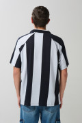Camiseta polo azul clara a rayas oversize con arte college