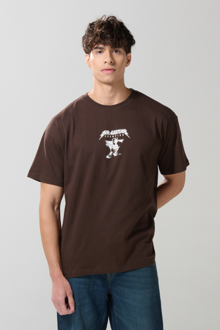 Camiseta café oversize manga corta con arte de Los Simpson