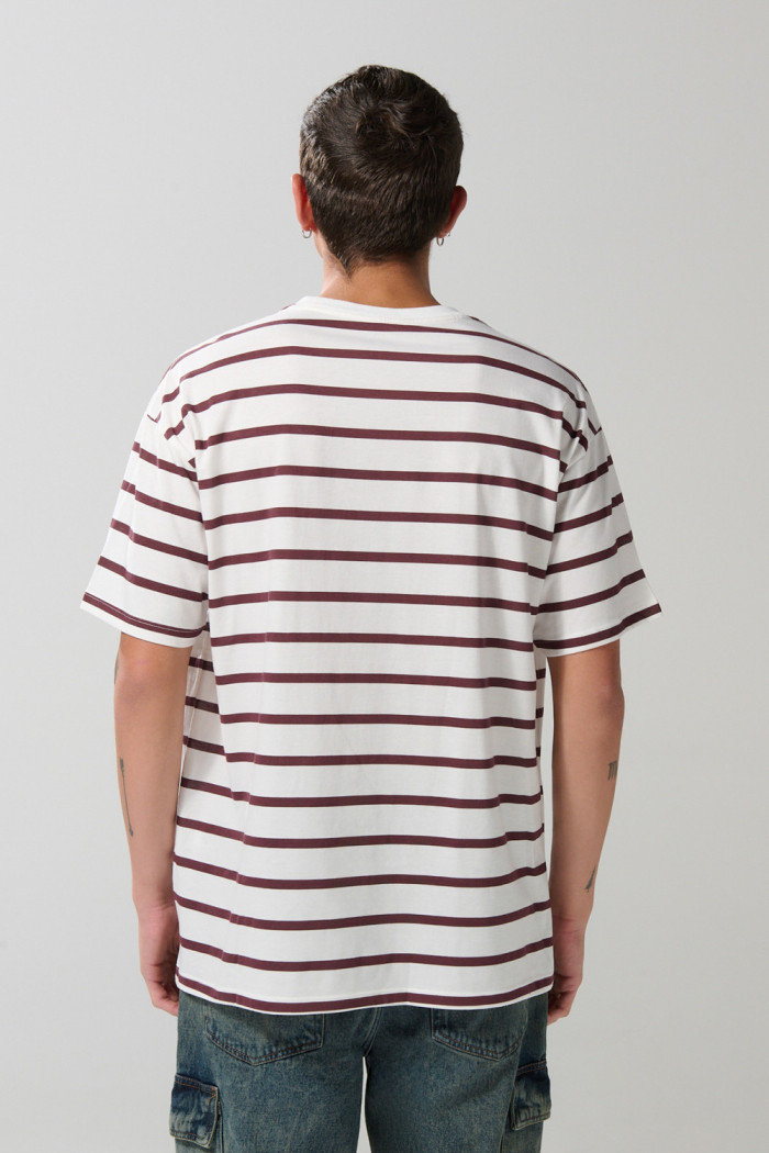 Camiseta crema clara a rayas manga corta college