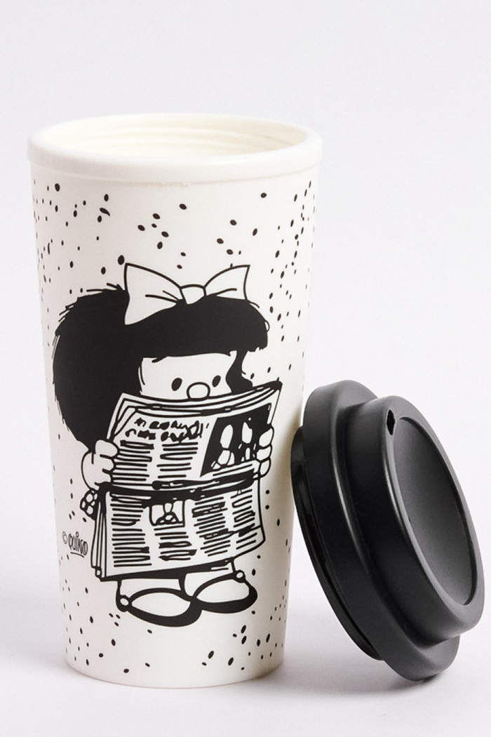 Vaso plástico unicolor con tapa y diseño de Mafalda