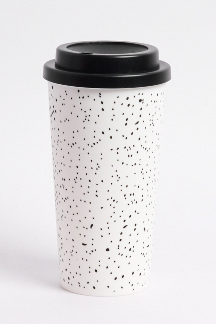 Vaso plástico unicolor con tapa y diseño de Mafalda