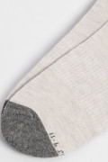 Medias unicolores tobilleras con contrastes y texturas