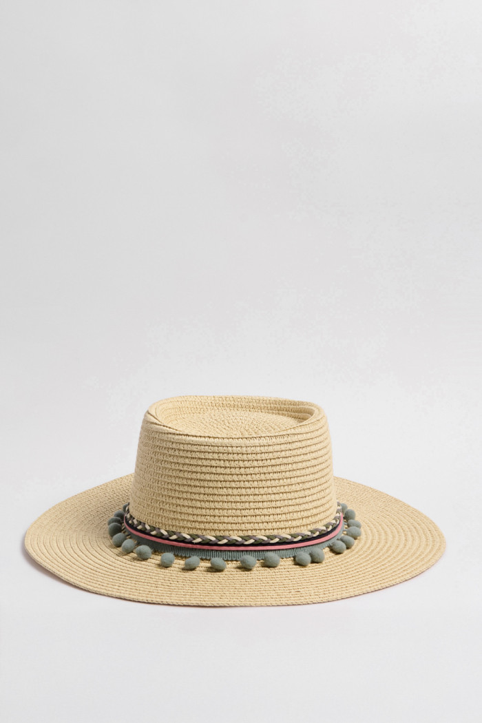 Sombrero crema claro Panamá con adorno en contorno