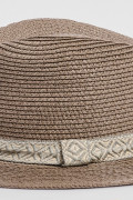 Sombrero Panamá café medio con cinta decorativa en contorno