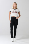 Jean negro tipo jegging con tiro alto y cremallera