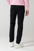 Jean ajustado tipo skinny azul intenso con tiro bajo