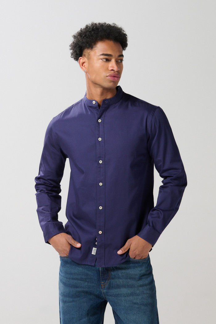 Camisa en algodón cuello nerú unicolor con manga larga
