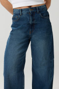 Jean bota ancha baggy azul oscuro con tiro medio