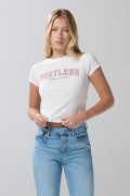 Camiseta acanalada crema college con manga corta