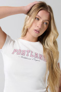 Camiseta acanalada crema college con manga corta