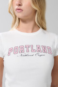 Camiseta acanalada crema college con manga corta