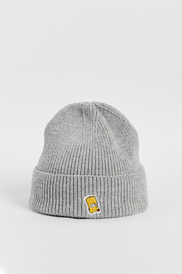 Gorro tejido gris claro con bordado de Los Simpson
