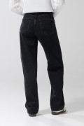 Jean 90´S gris intenso con bota recta, bolsillos y tiro alto