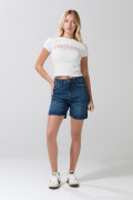 Short en jean azul oscuro con cremallera y súper tiro alto
