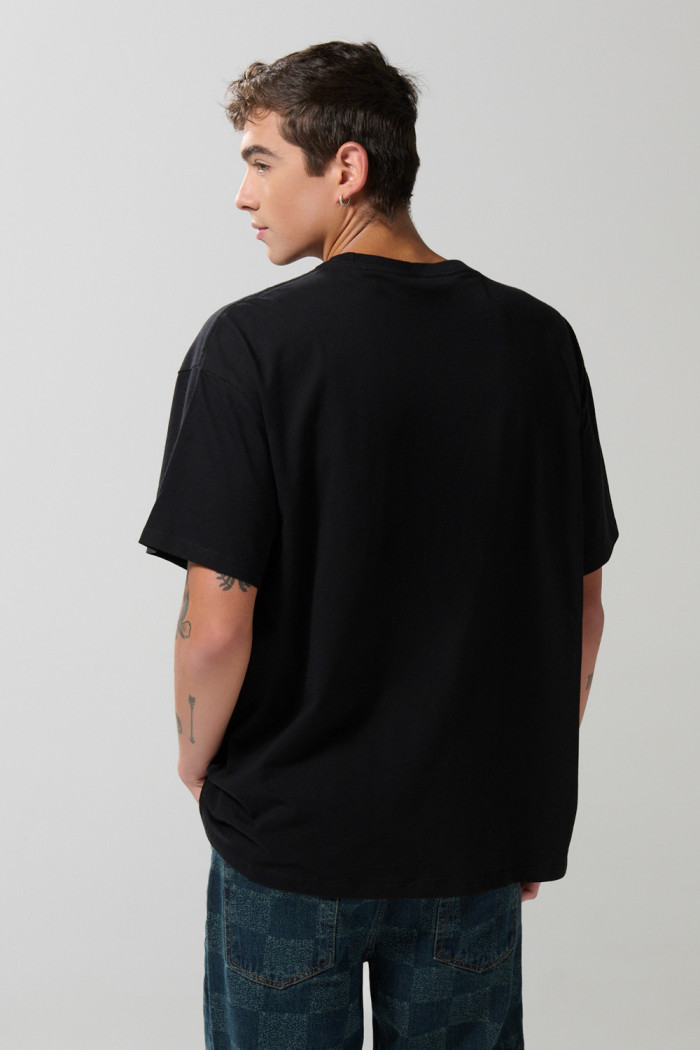 Camiseta manga corta negra con diseño de Death Note
