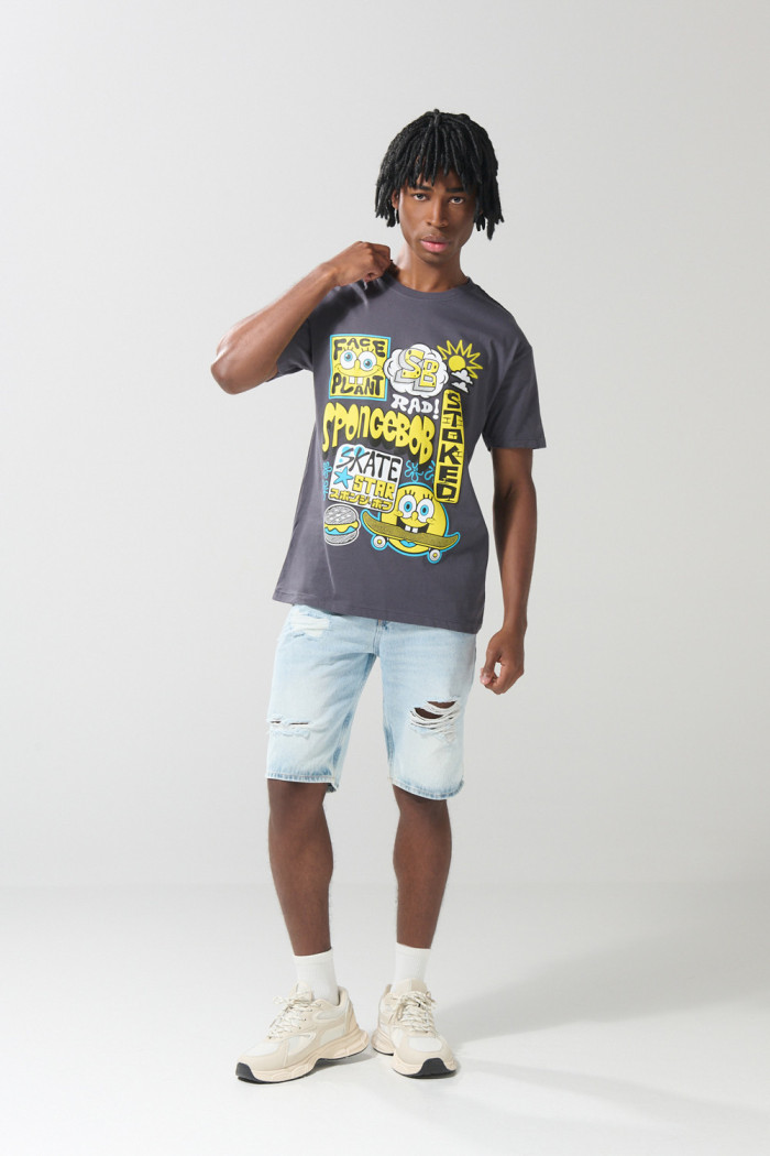 Camiseta gris intensa cuello redondo de Bob Esponja
