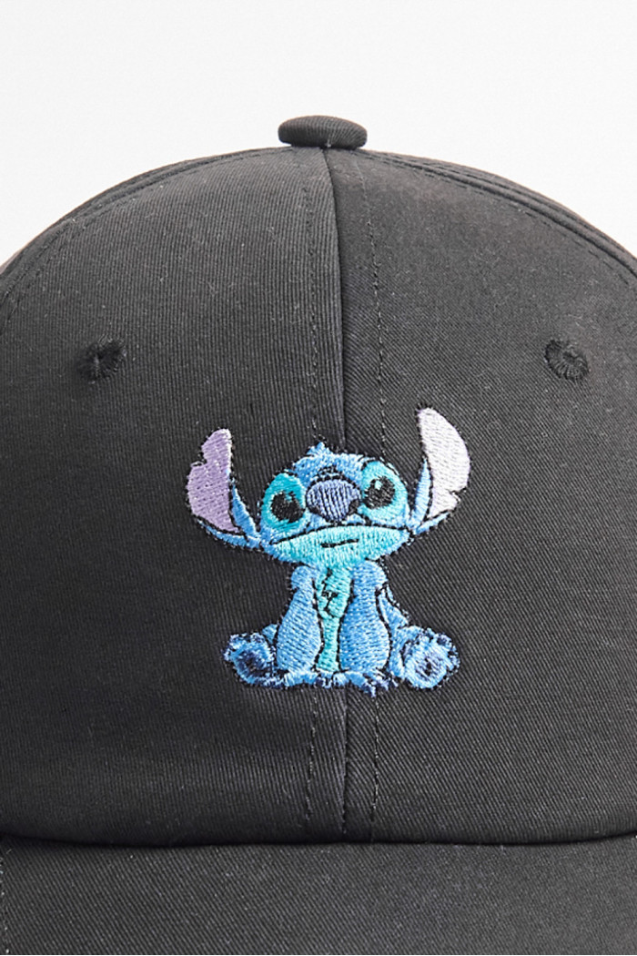 Cachucha beisbolera negra con arte de Lilo & Stitch