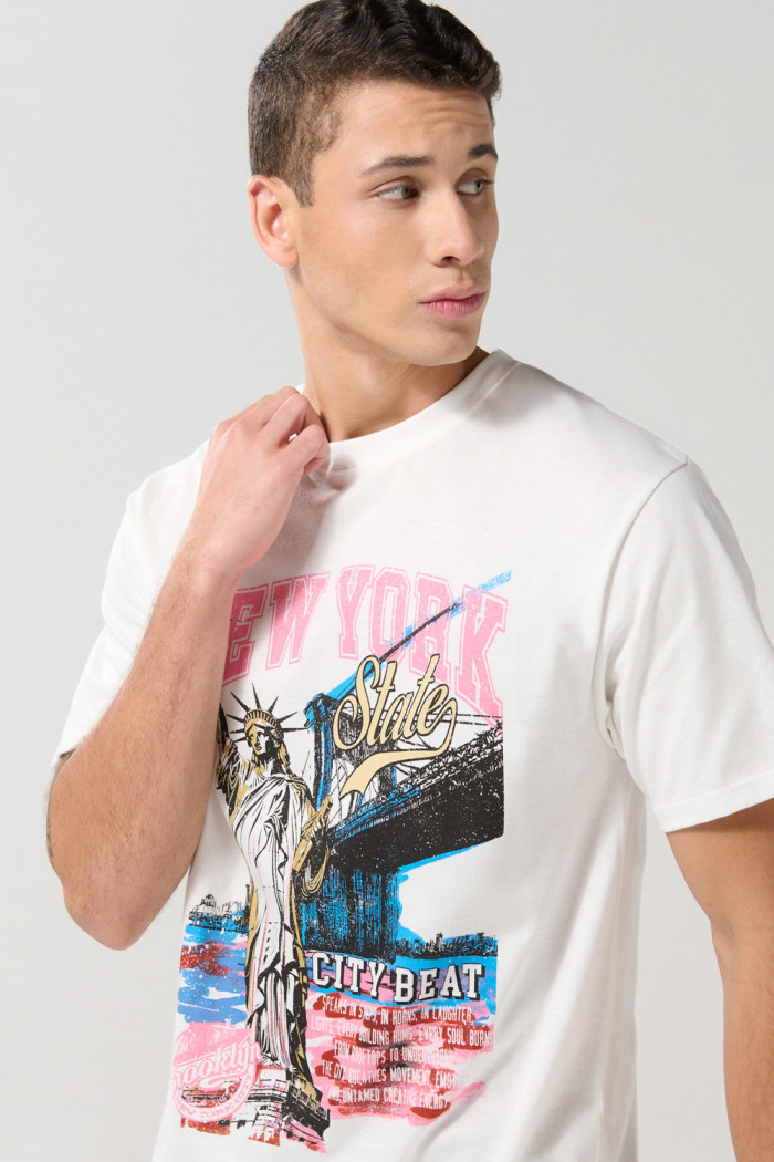Camiseta en algodón college crema con manga corta
