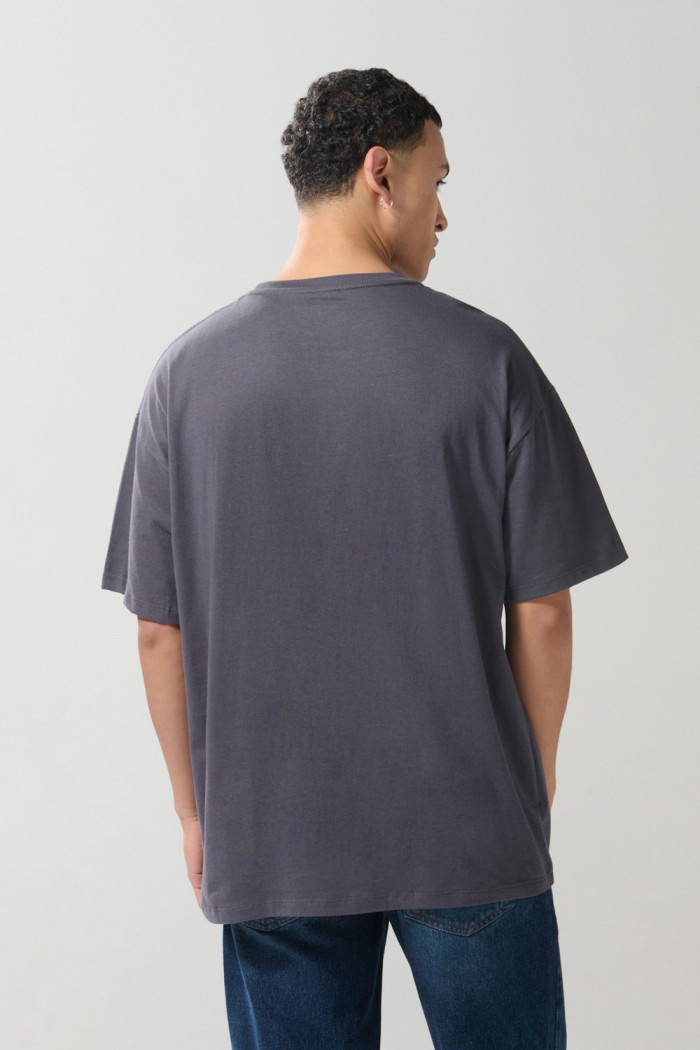 Camiseta oversize gris manga corta con arte de South Park
