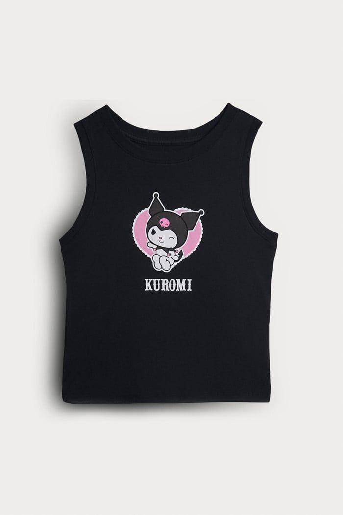Camiseta manga sisa negra con estampado de Kuromi