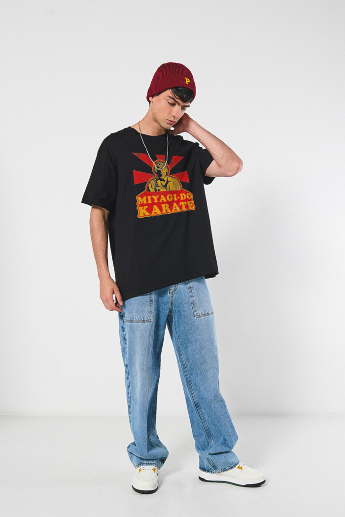 Camiseta de Karate Kid unicolor oversize cuello redondo