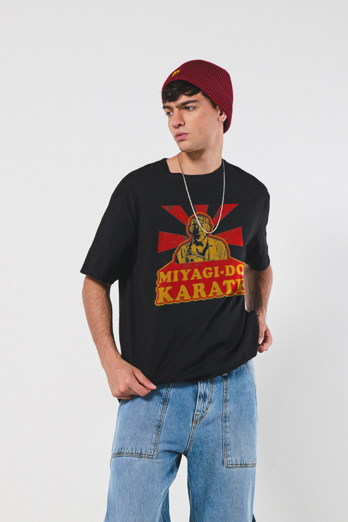 Camiseta de Karate Kid unicolor oversize cuello redondo