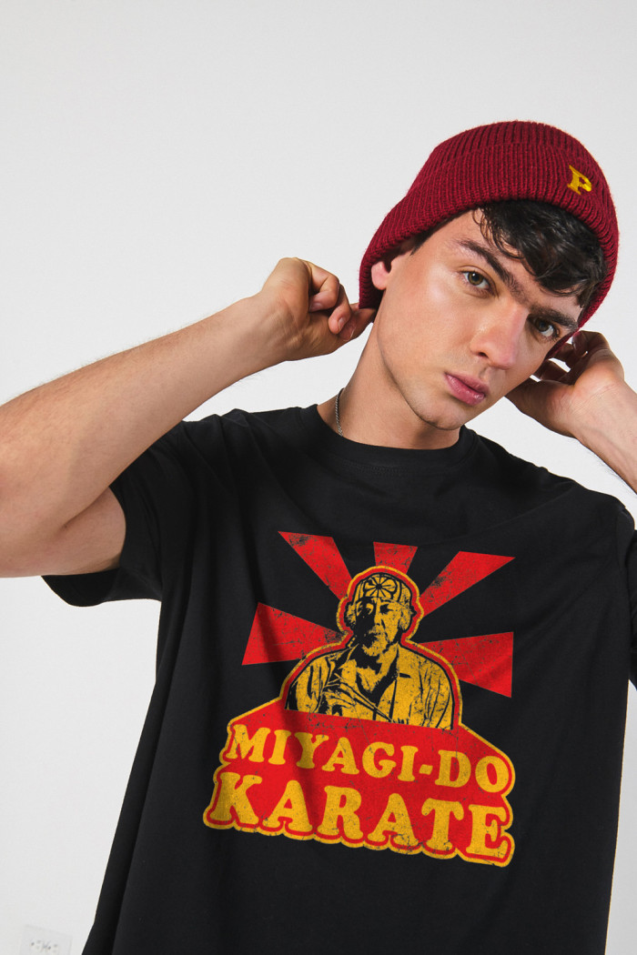 Camiseta de Karate Kid unicolor oversize cuello redondo