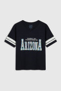 Camiseta college azul intensa oversize con cuello V