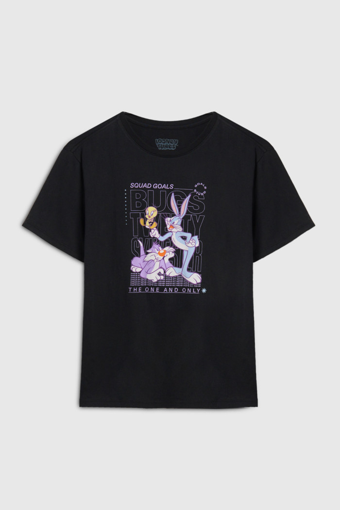 Camiseta negra con manga corta y diseño de Looney Tunes