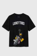 Camiseta oversize negra cuello redondo con arte de Lucas