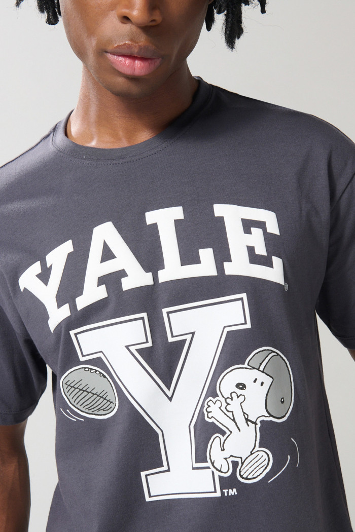 Camiseta unicolor de Snoopy & Yale con manga corta
