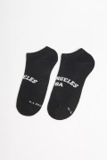 Medias tobilleras negras con texto college en frente