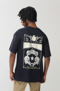 Camiseta azul oversize manga corta con diseños college