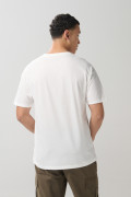 Camiseta unicolor manga corta con diseño de letrero