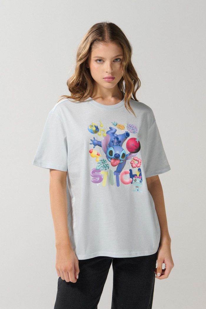 Camiseta manga corta azul clara con arte de Lilo & Stitch
