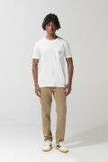 Camiseta crema manga corta con bolsillo y arte college