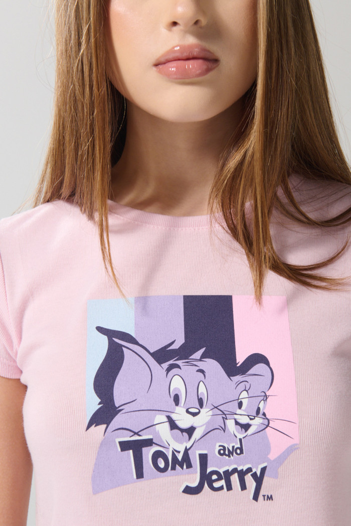 Camiseta rosada clara de Tom y Jerry con cuello redondo