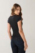 Camiseta ajustada unicolor con texturas y cuello redondo