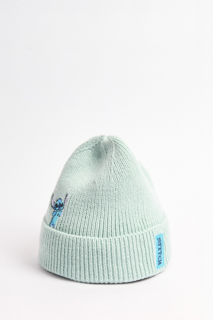 Gorro tejido verde claro con bordado de Lilo & Stitch