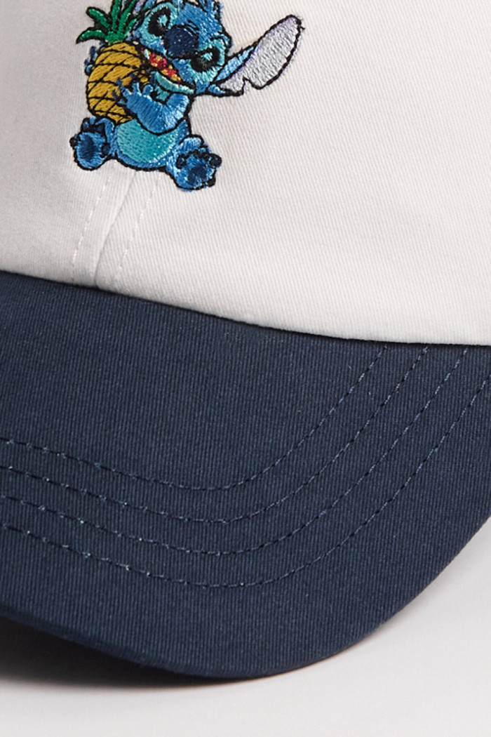 Cachucha crema clara beisbolera de Lilo & Stitch