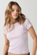 Camiseta manga corta unicolor con texturas acanaladas