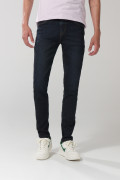 Jean azul intenso tipo skinny con tiro bajo y ajuste ceñido