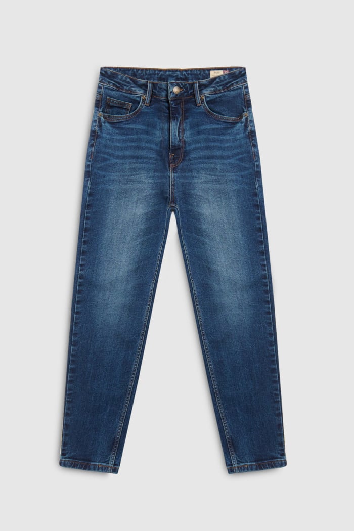 Jean mom con tiro súper alto azul oscuro y bota recta