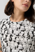 Camiseta negra cuello redondo con diseños de Los Simpson
