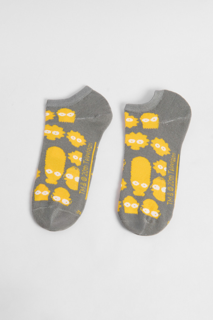 Medias tobilleras grises con diseños de Los Simpson