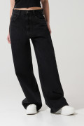 Jean tiro medio gris intenso baggy con bota ancha