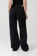 Jean tiro medio gris intenso baggy con bota ancha