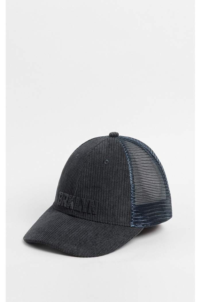 Gorra Tucker azul con rubber "BRKLYN".