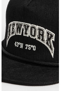 Gorra Tucker negra con bordado 3D "New York".